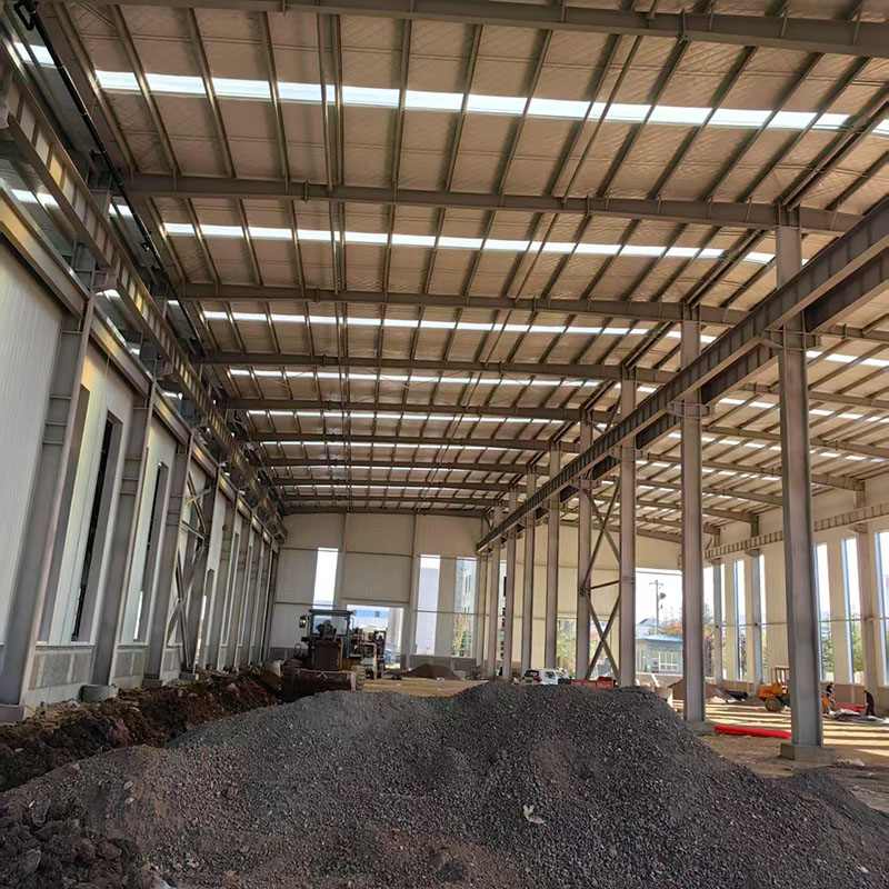 Che cos'è un posto auto coperto con struttura in acciaio e perché è migliore dei tradizionali posti auto coperti