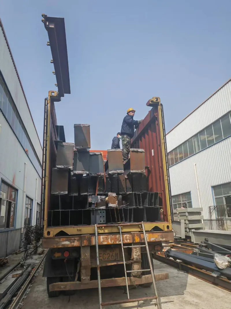 Sostegno alla costruzione di infrastrutture all'estero! Qingdao Liweiyuan Steel Structure spedisce con successo il progetto di un edificio per uffici a tre piani in Malesia